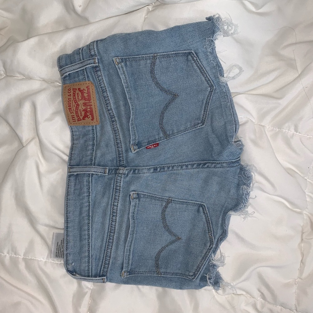 Levi’s 711 shorts